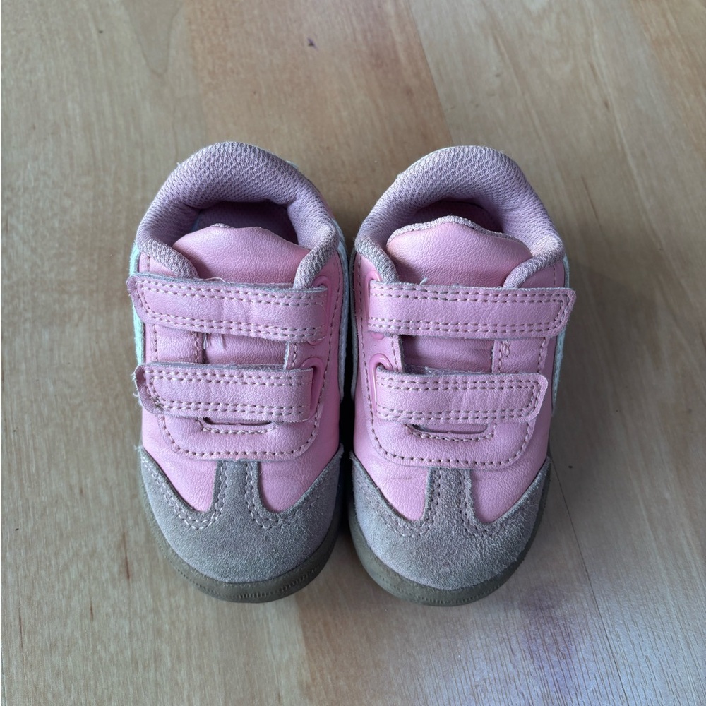 Cat & Jack Kids Sneakers in Pink and Tan